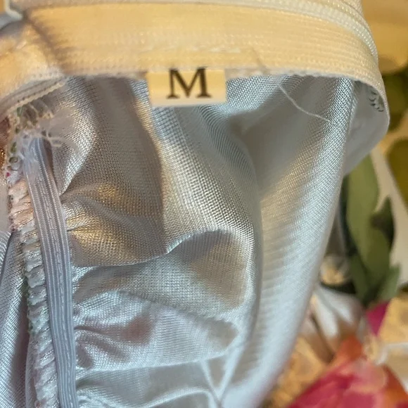 Beautiful flowered Romper, medium - Picture 5 of 5